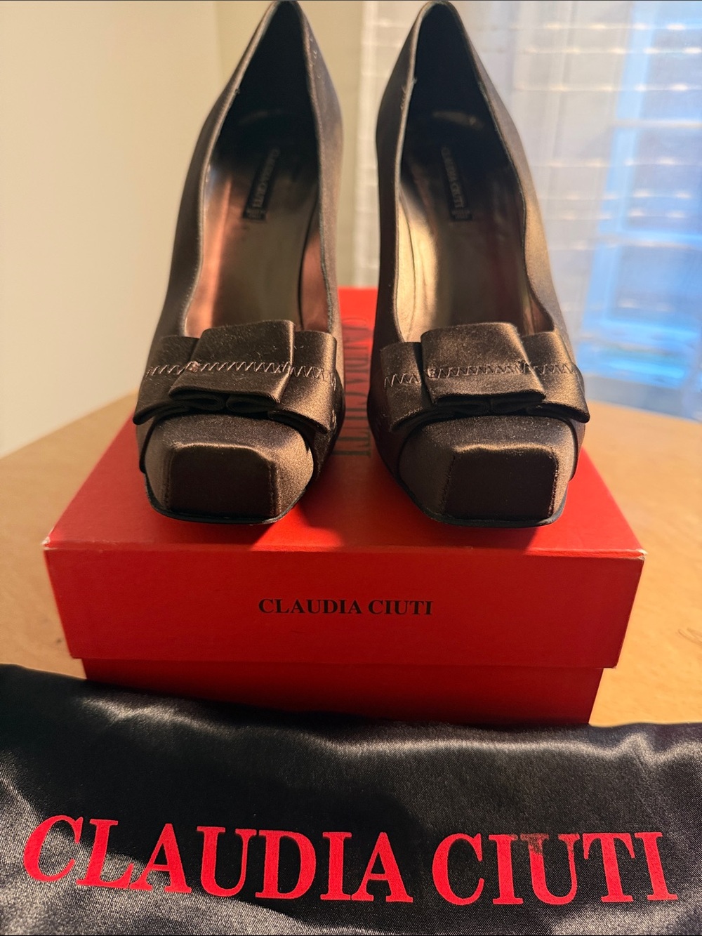 Claudia Ciuti Brown Satin Bow-Heel Pumps